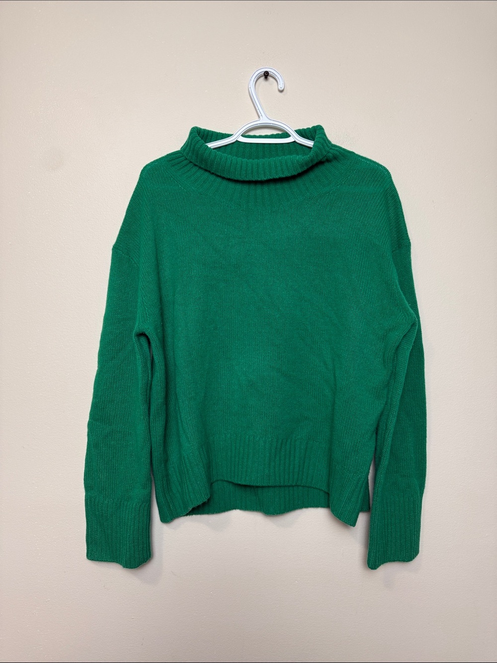 Banana Republic 100% cashmere Turtleneck oversized Sweater size M